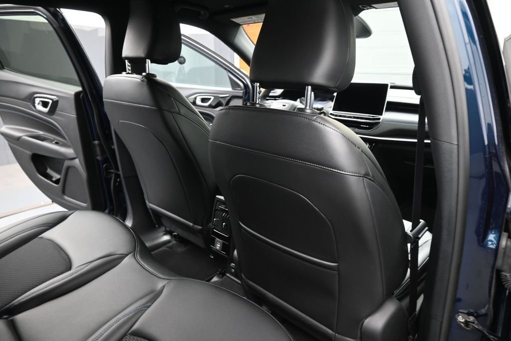 New 2026 Fathom Blue Pearl Coat Jeep Latitude image 14