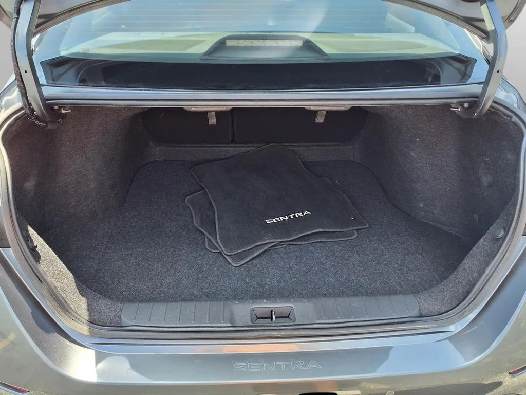 Used 2022 Gray Nissan SR image 24