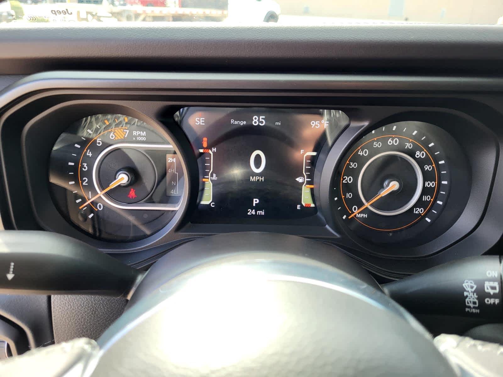 2025 Jeep Wrangler 4-Door Sahara - Photo 17