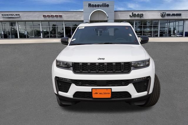 New 2026 Bright White Clear-Coat Exterior Paint Jeep Limited image 8