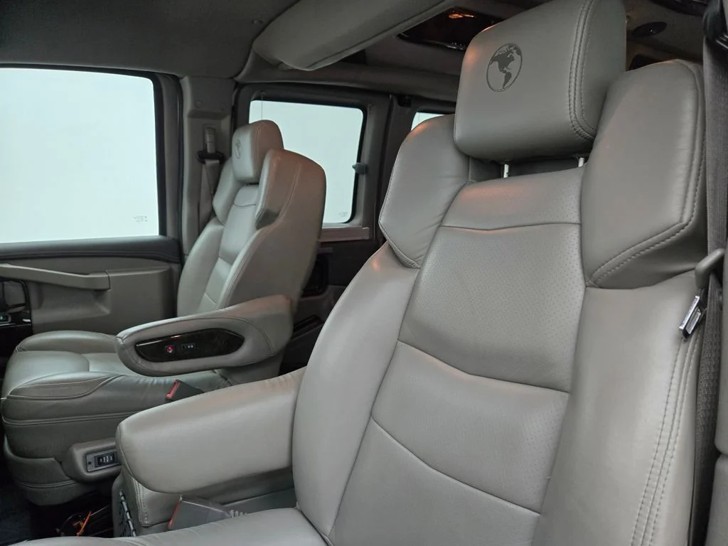 Used 2023 Birch Chevrolet Explorer Limited SE image 20