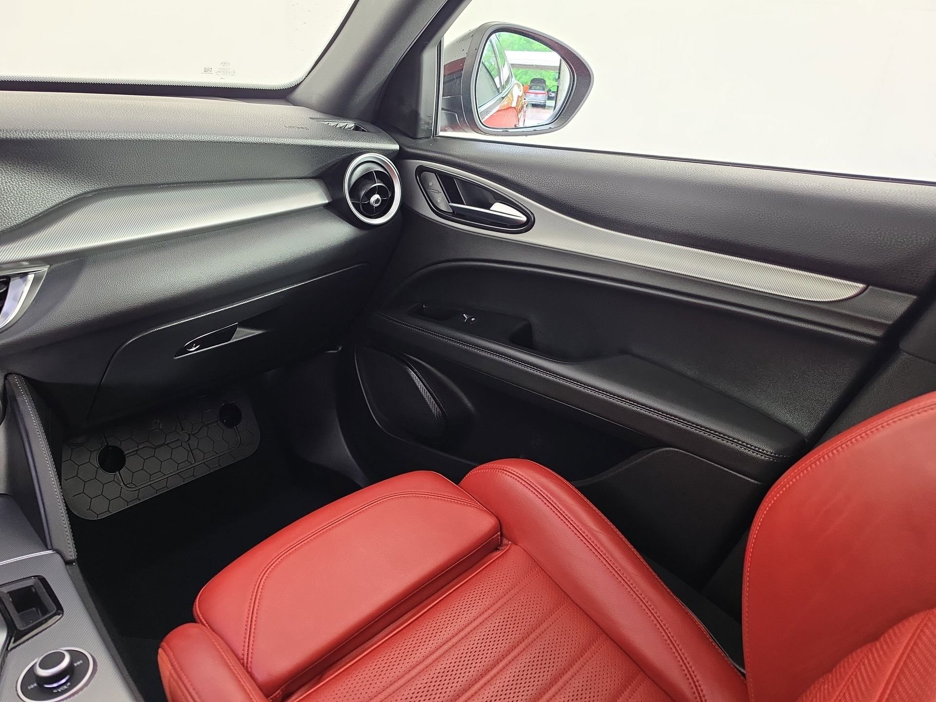 Used 2024 Red Alfa Romeo Veloce image 37