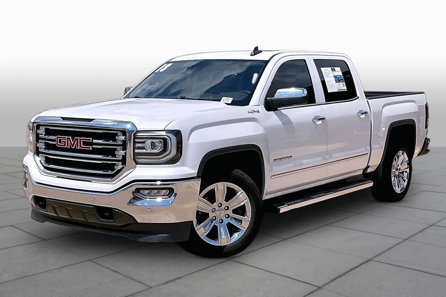 Used 2018 White Frost Tricoat GMC SLT image 2