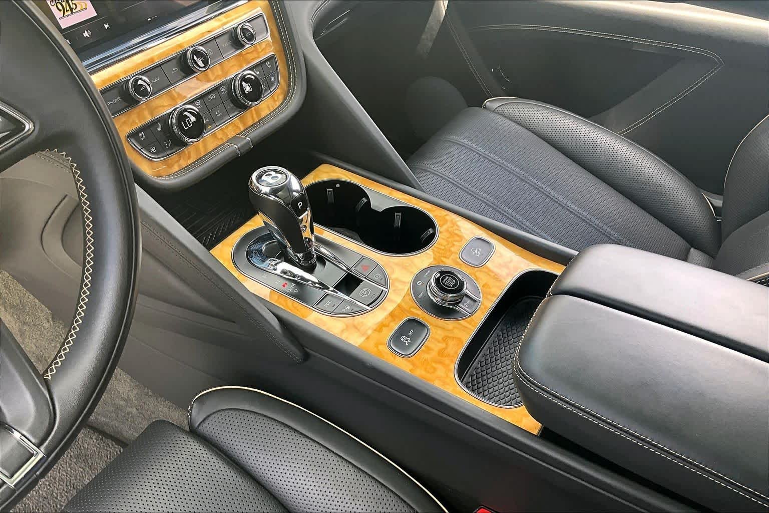 Used 2022 Breeze by Mulliner Bentley V8 image 16