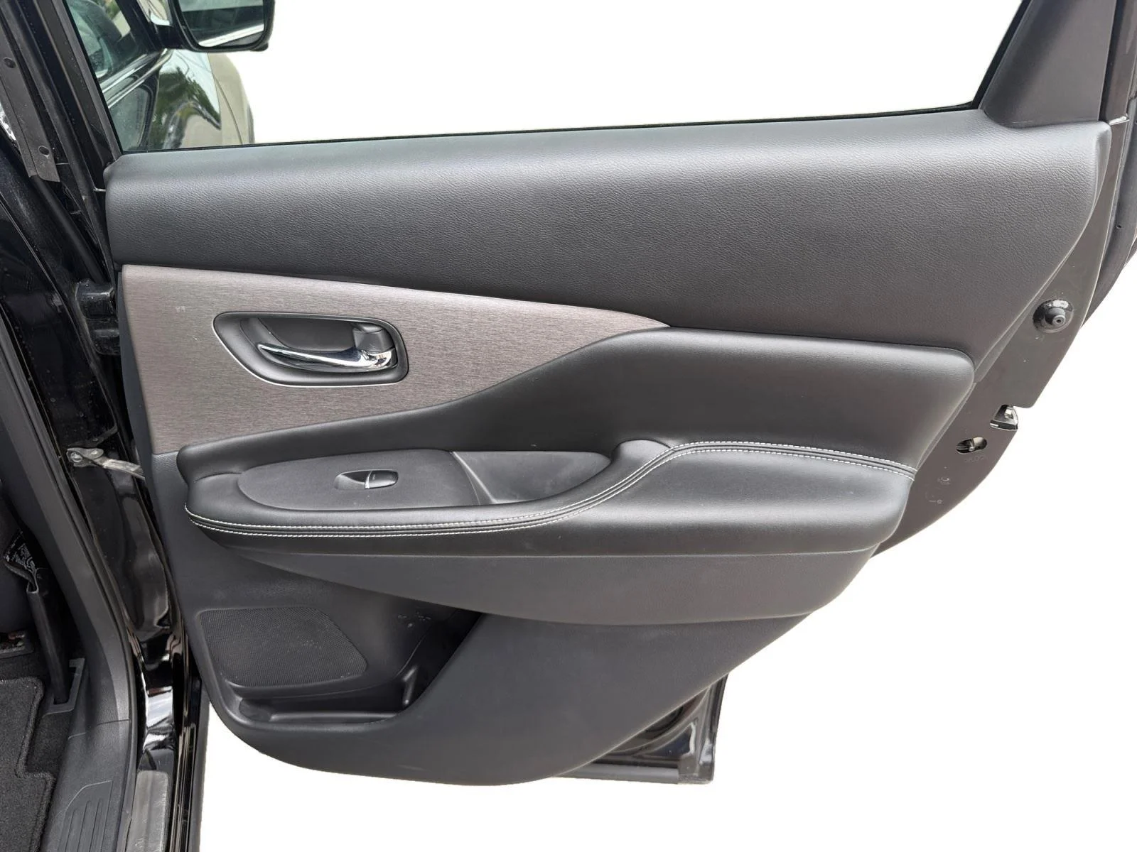 Used 2023 Super Black Nissan SL image 26