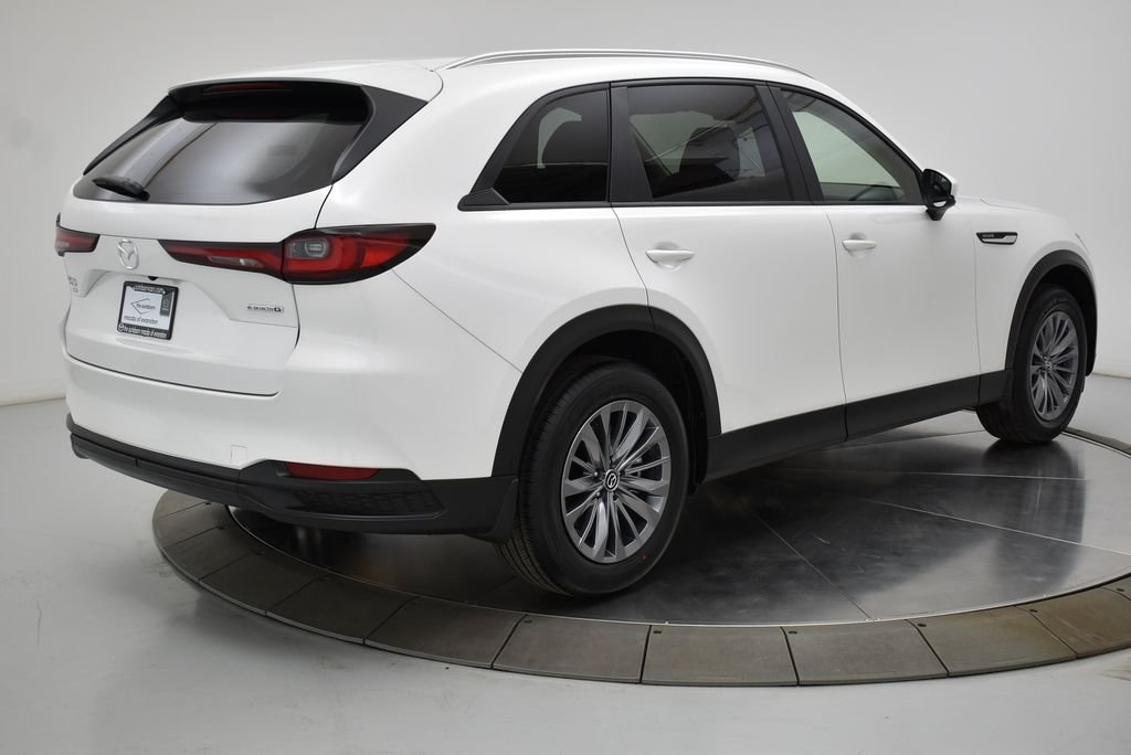 Certified Used 2025 White Mazda 3.3 Turbo Select image 10