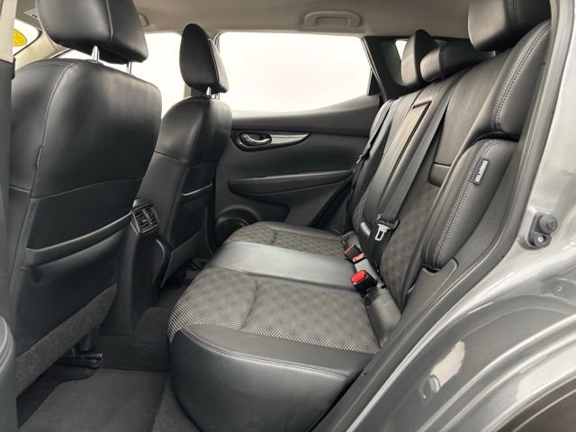 Used 2022 Gun Metallic Nissan SV image 35