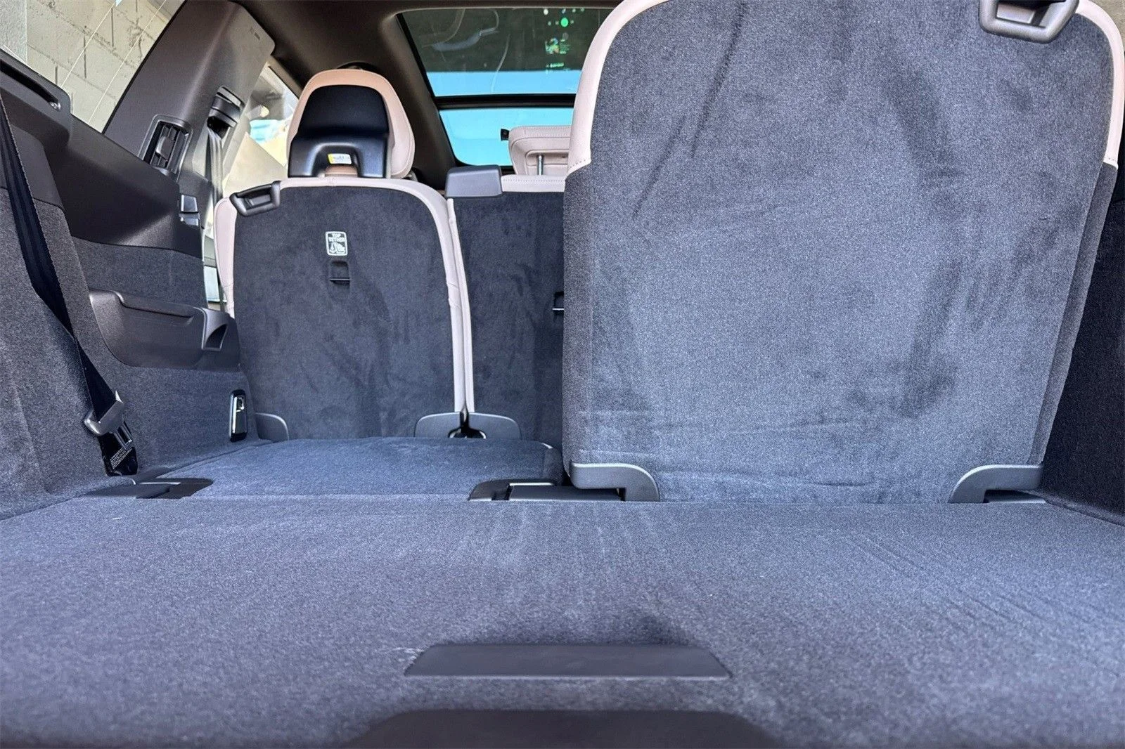 2026 Volvo XC90 Plus - Photo 17