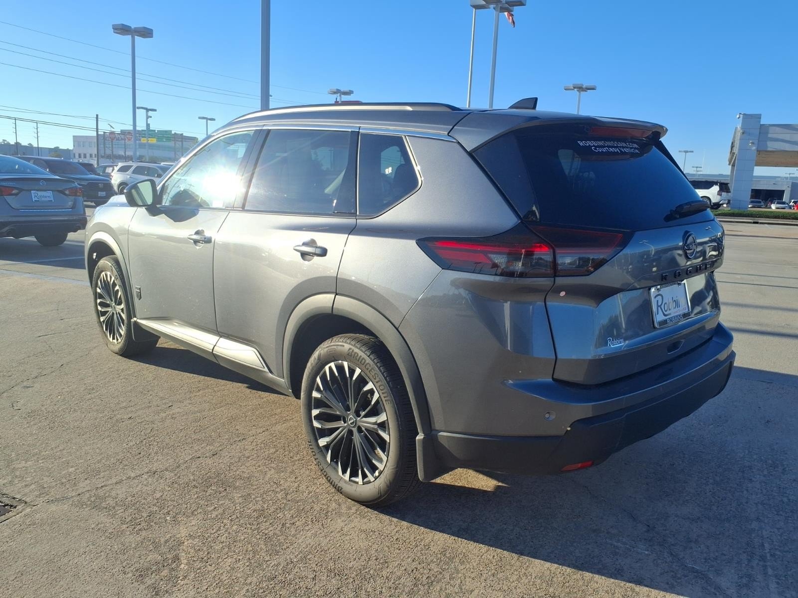 2026 Nissan Rogue photo 4 of 28
