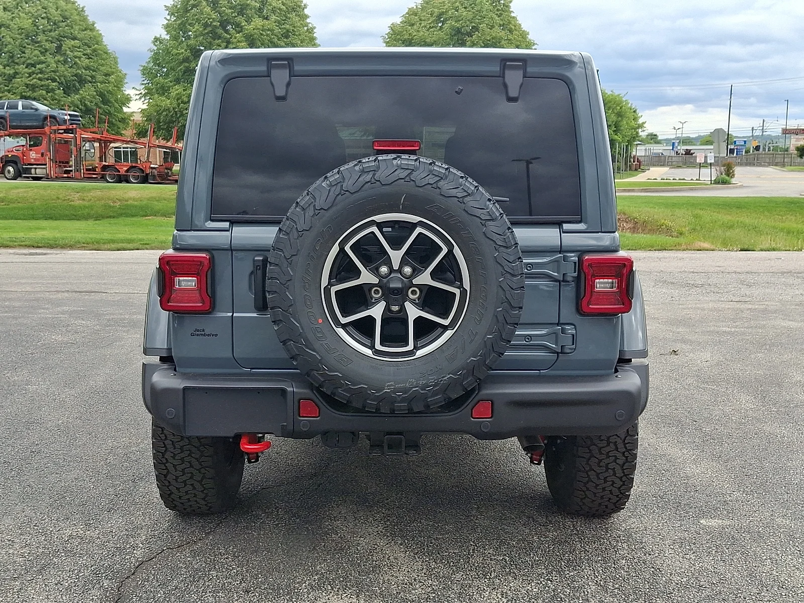 New 2026 Anvil Clear-Coat Exterior Paint Jeep Rubicon image 6