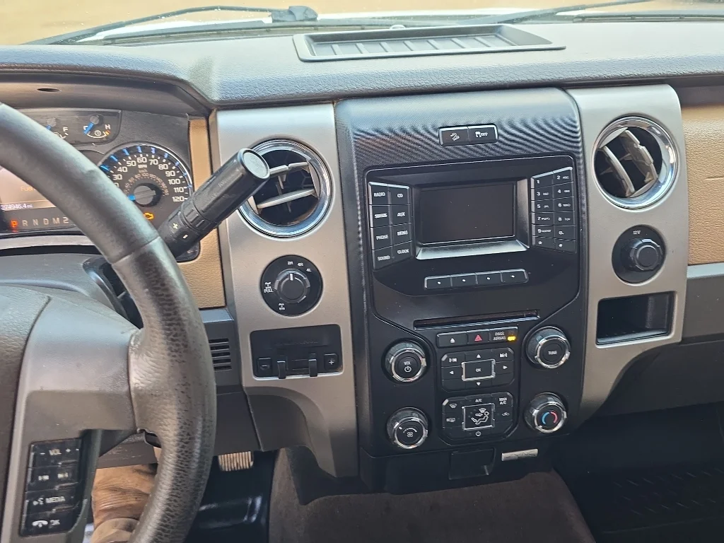 Used 2013 Oxford White Ford XLT image 6
