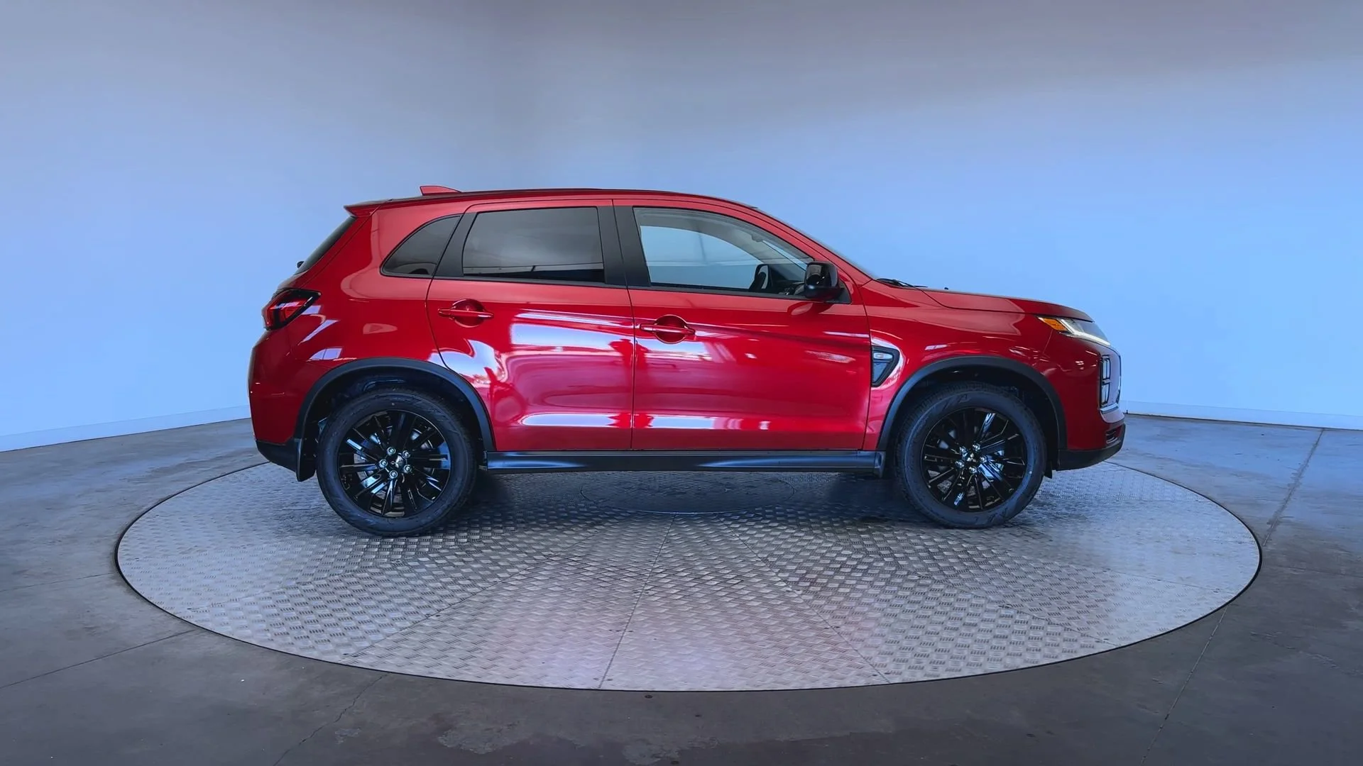 New 2026 Red Diamond Mitsubishi LE image 9