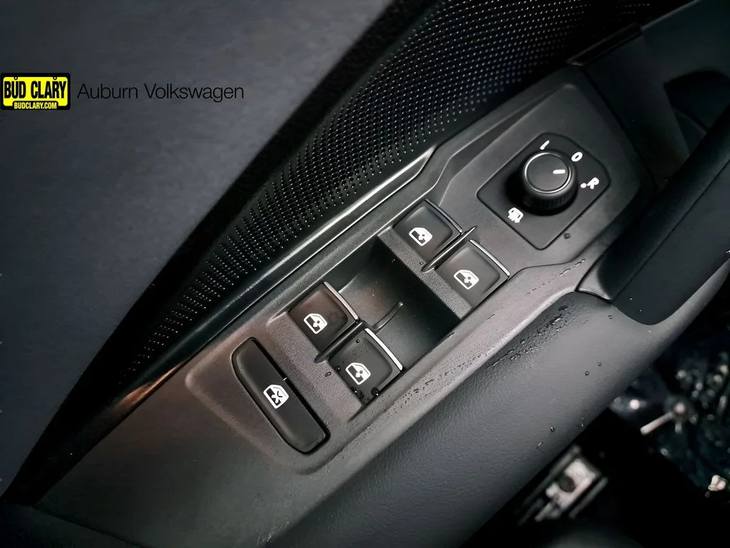 New 2026  Volkswagen 2.0T SE R-Line Black image 26