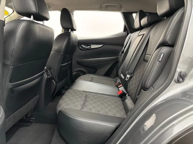 Used 2022 Gun Metallic Nissan SV image 35