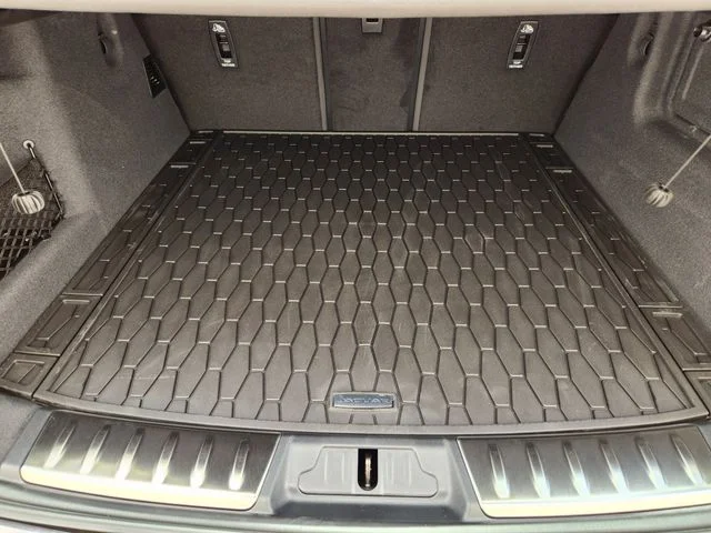 Used 2026 Gray Jaguar P250 R-Dynamic S image 23