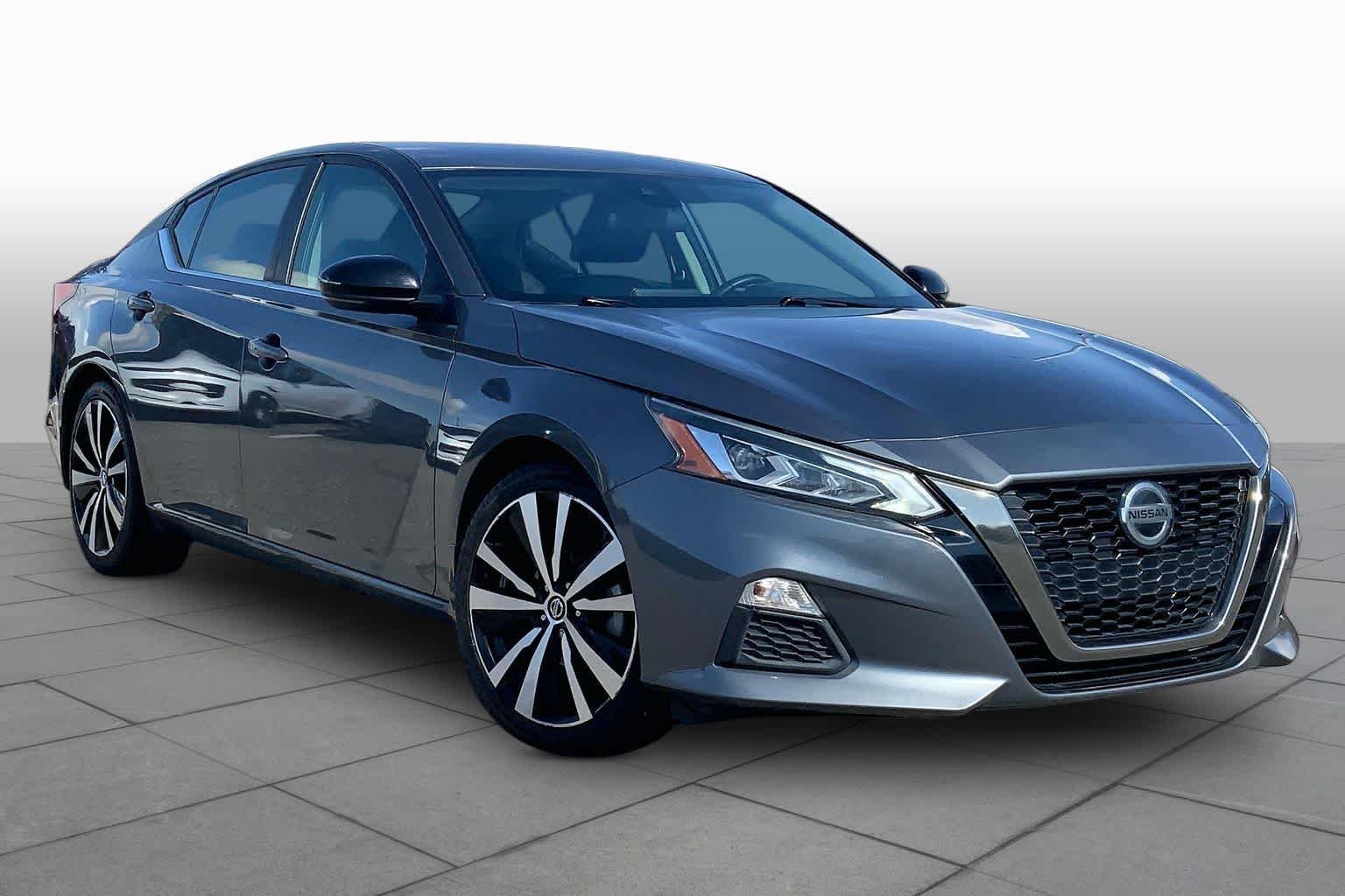 Used 2020 Gun Metallic Nissan 2.5 SR image 3