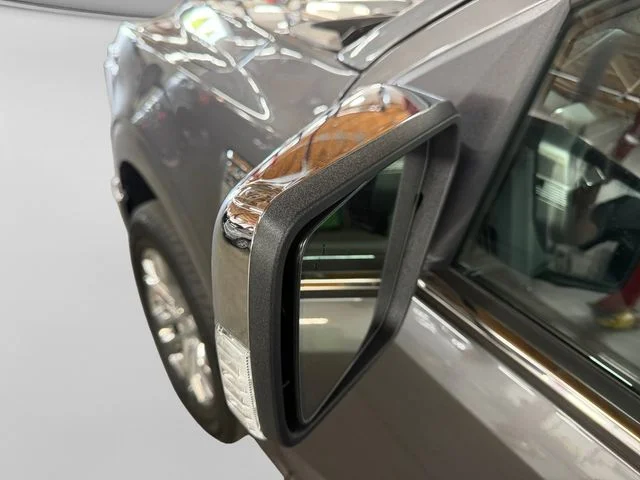 Used 2025 Gray Ford Lariat image 10