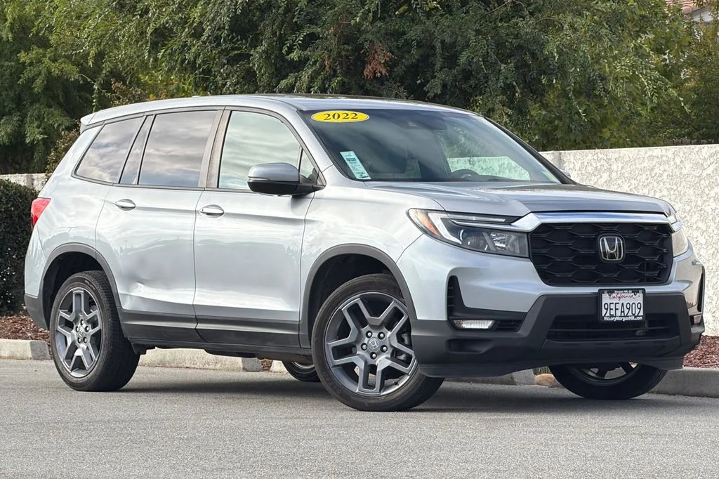 Used 2022 Lunar Silver Metallic Honda EX-L image 2