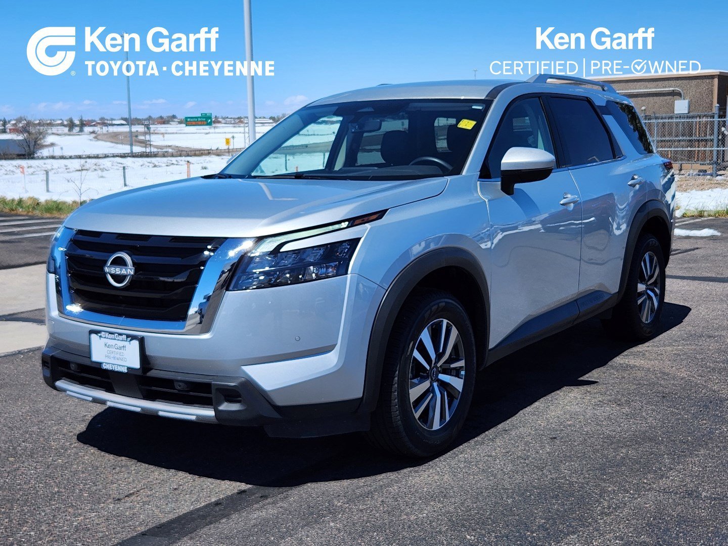 2025 Nissan Pathfinder SL 4WD's photo