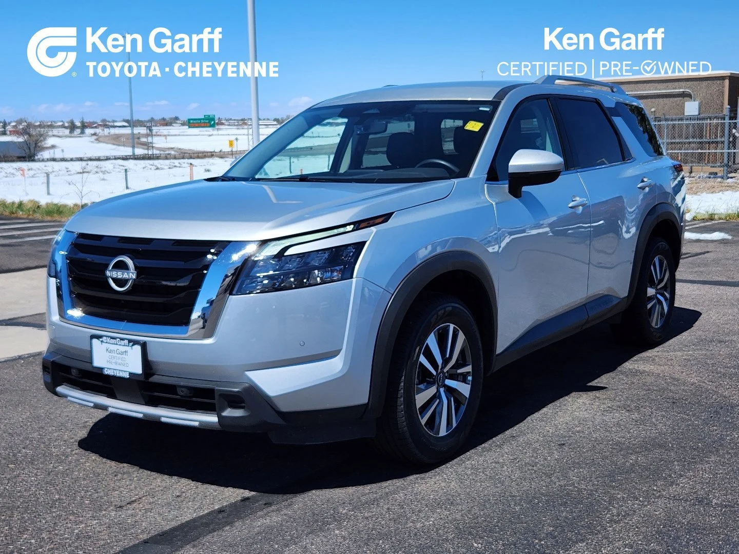 2025 Nissan Pathfinder SL 4WD's photo