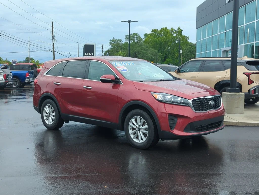 Used 2019 Red Kia LX image 9