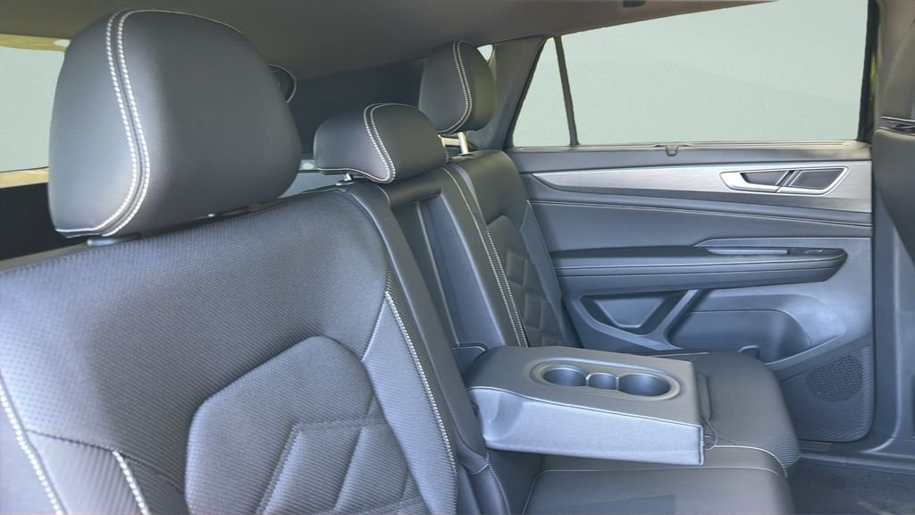 New 2026 Deep Black Pearl Volkswagen SE w/Technology image 34