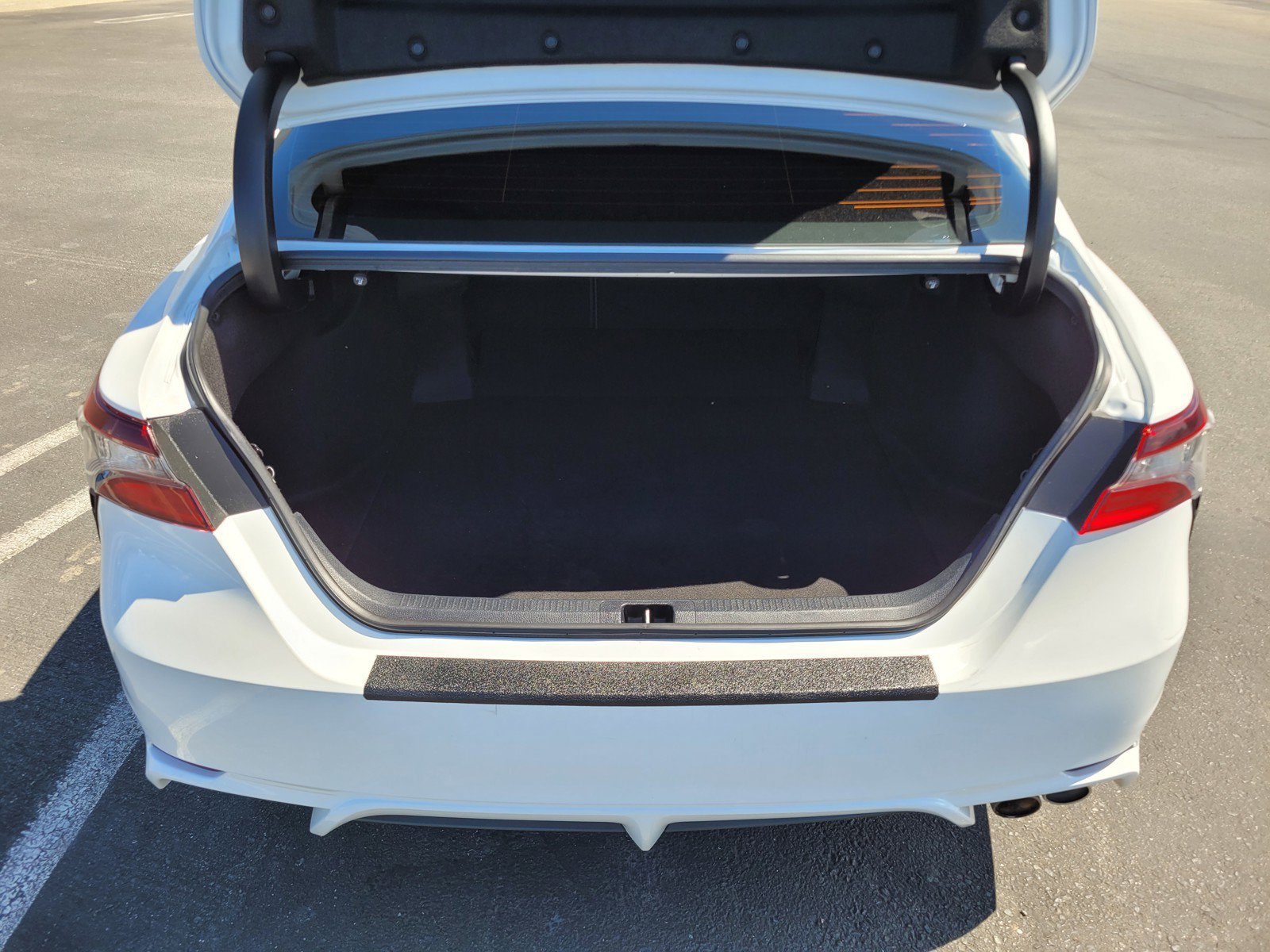 Used 2022  Toyota  image 10