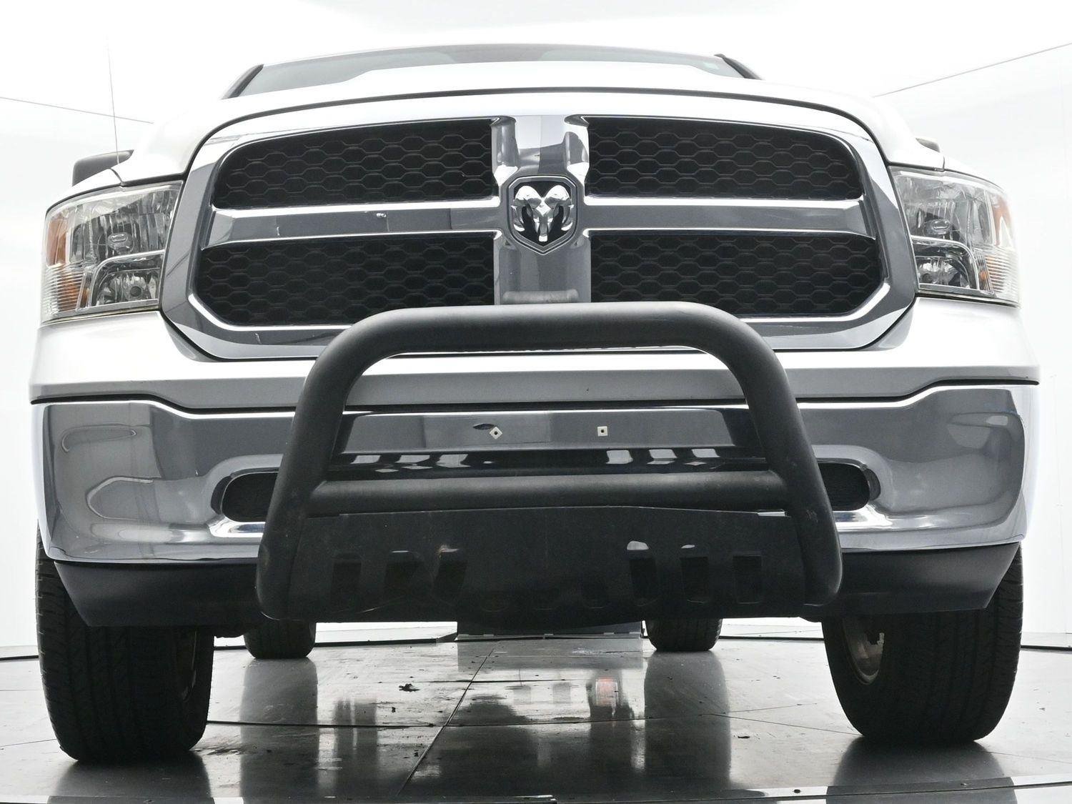 Used 2015 Bright Silver Metallic Clearcoat Ram SLT image 39
