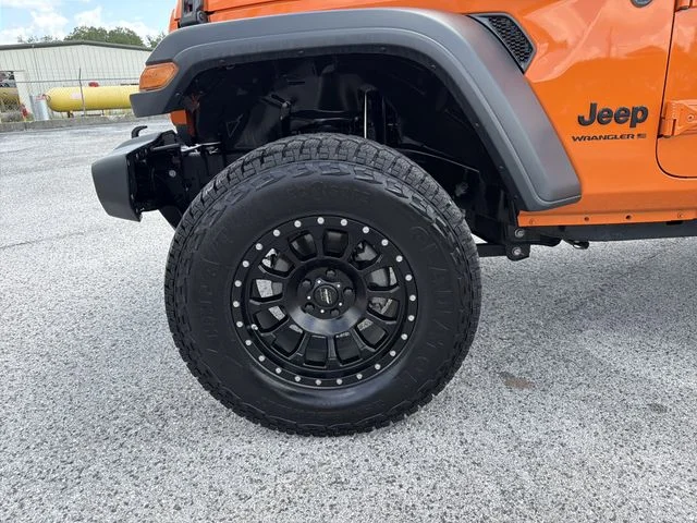 Used 2025 Orange Jeep Sport S image 31
