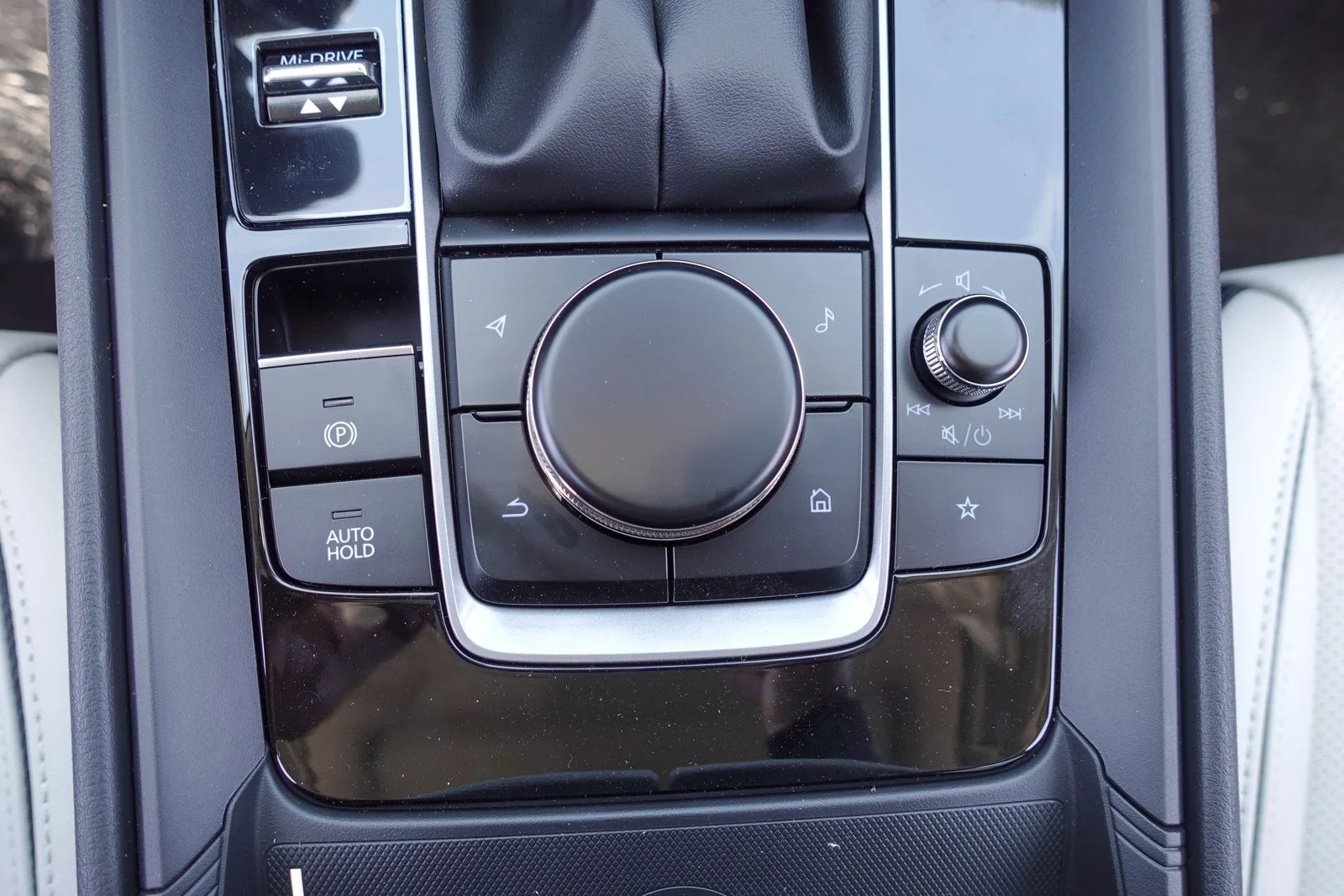 New 2026 Wind Chill Pearl Mazda 2.5 Turbo image 24