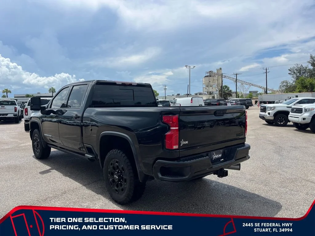 Used 2024 Black Chevrolet High Country image 5