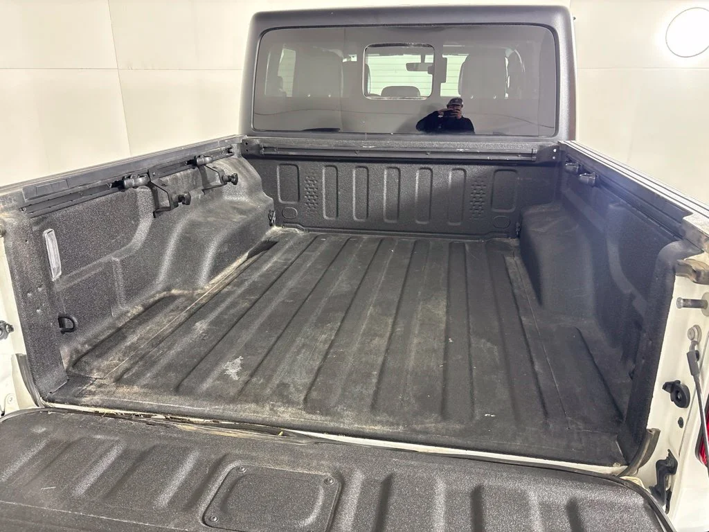 Used 2022 White Jeep Rubicon image 16
