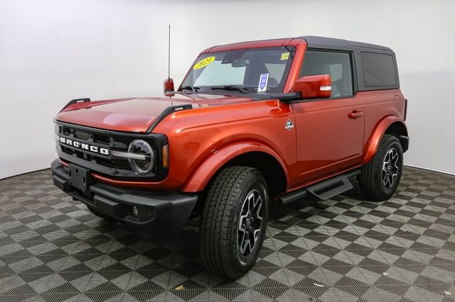 Used 2023 Red Ford Outer Banks image 5