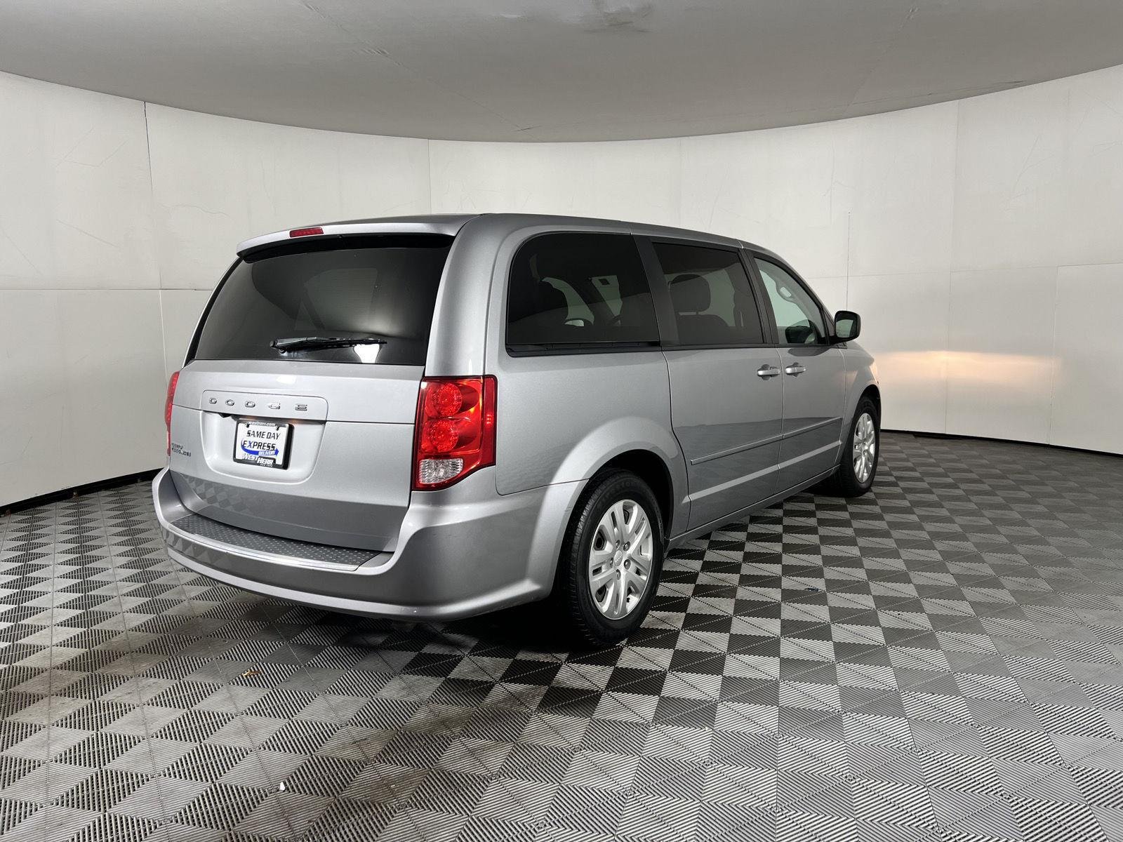 Used 2017 Billet Clearcoat Dodge SE image 22