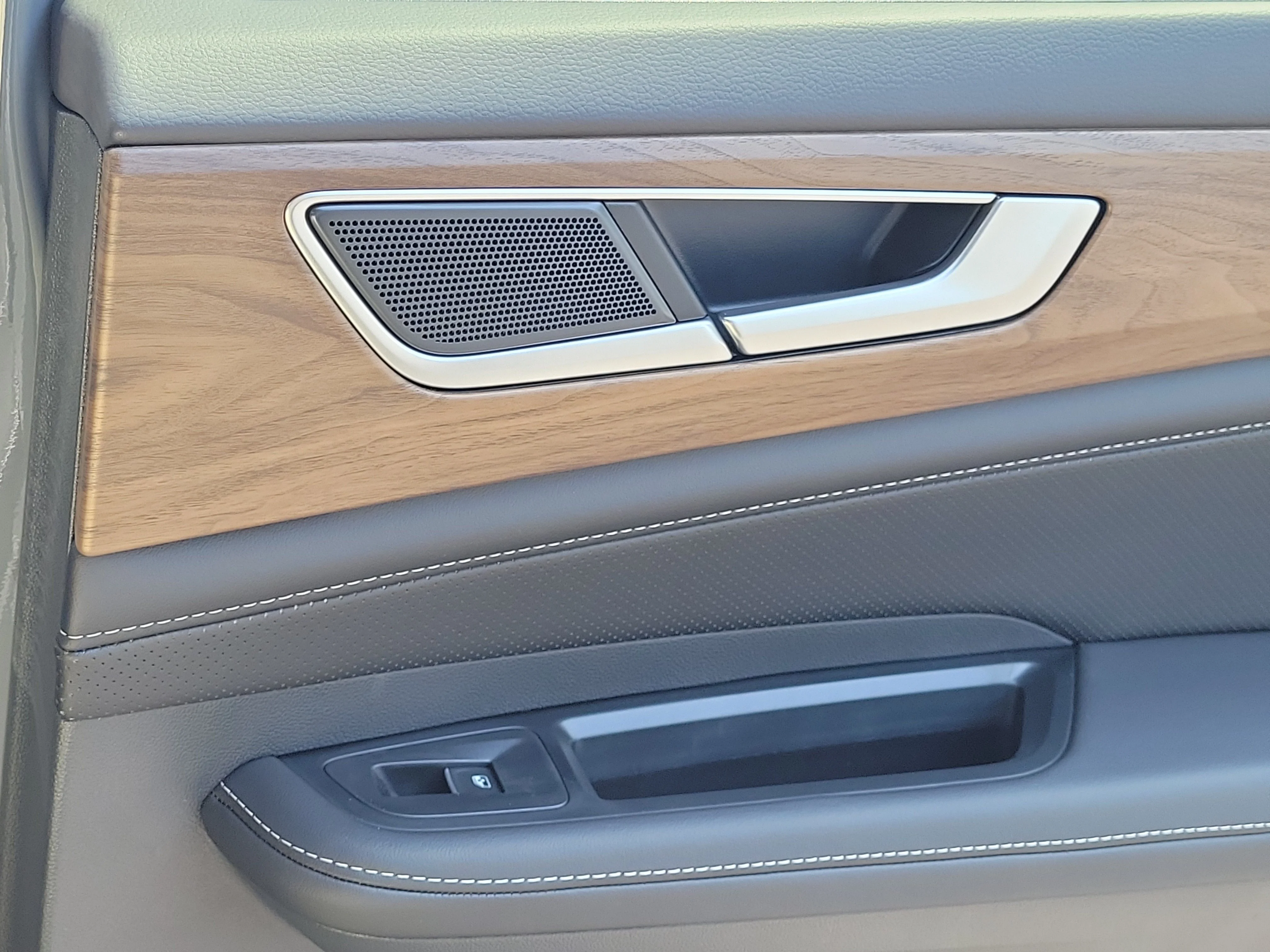 New 2026 Gray Volkswagen SE w/Technology image 7