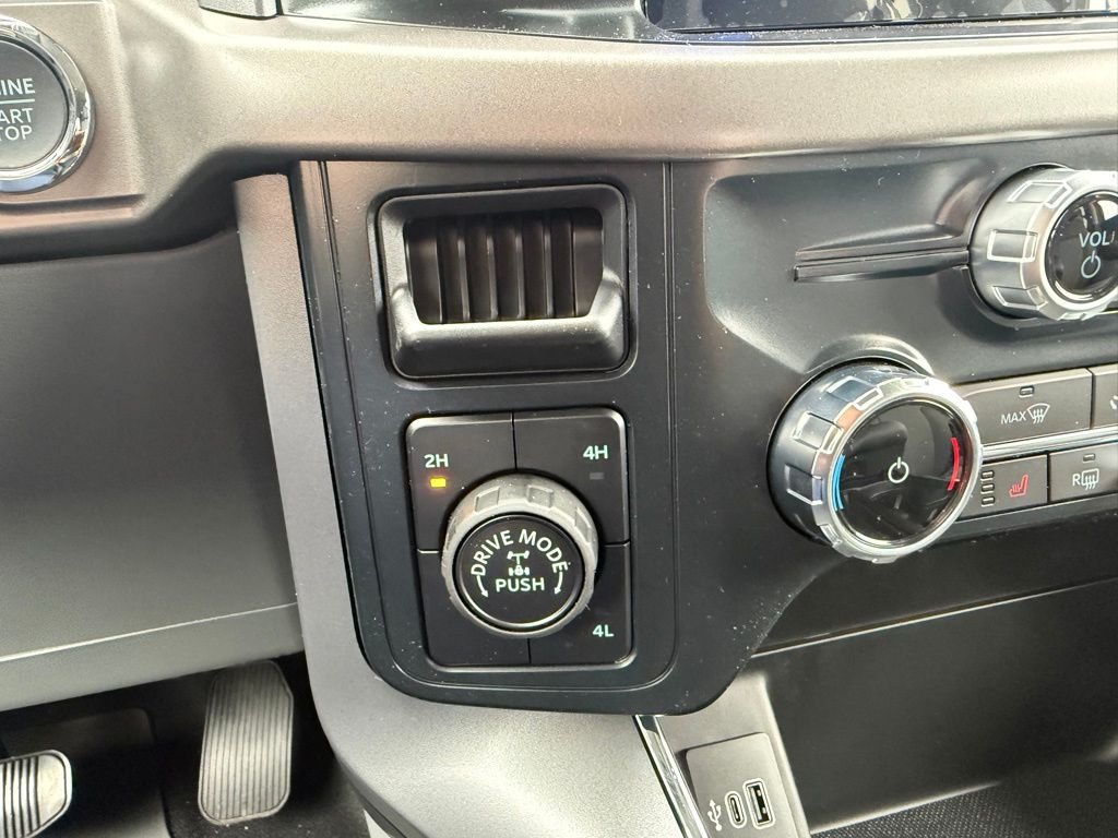 New 2026 Agate Black Metallic Ford XLT image 26