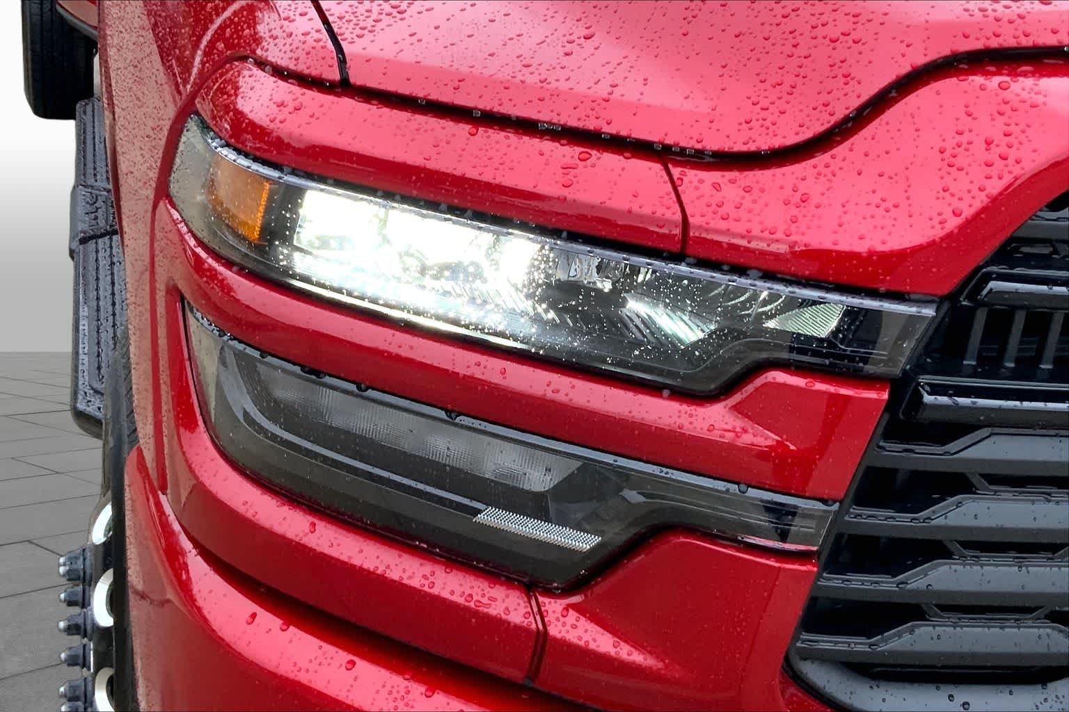 New 2026 Molten Red Pearl-Coat Exterior Paint RAM Lone Star image 13