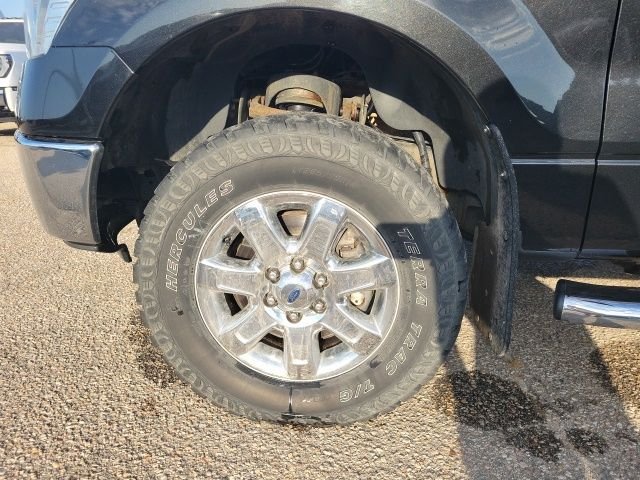Used 2014 Tuxedo Black Metallic Ford XLT image 27