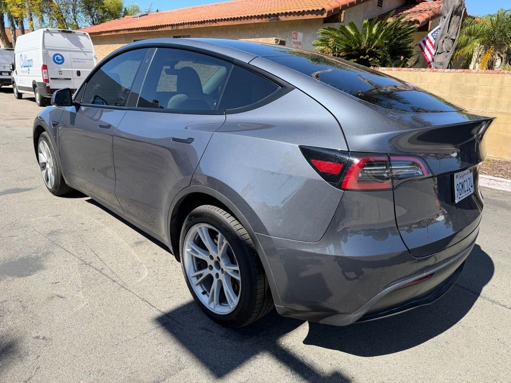 Used 2023 Silver Tesla Long Range image 4