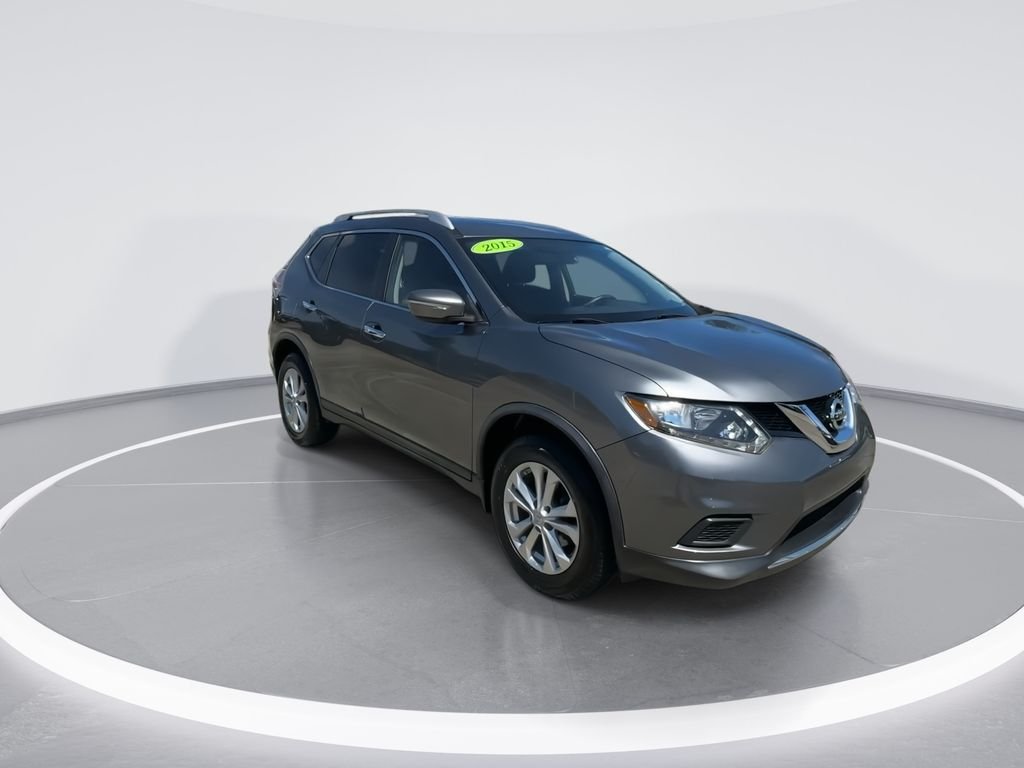 Used 2015 Gray Nissan SV image 2