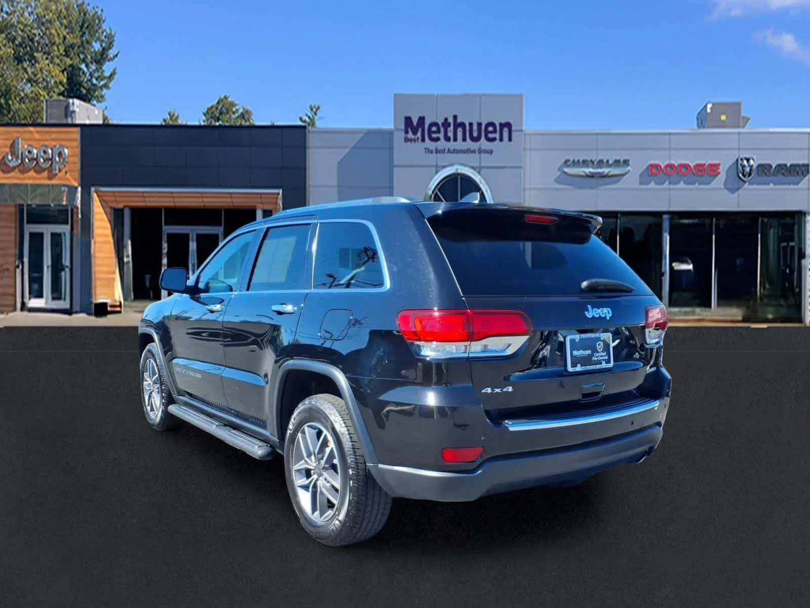 Used 2021 Diamond Black Crystal Pearlcoat Jeep Limited image 7