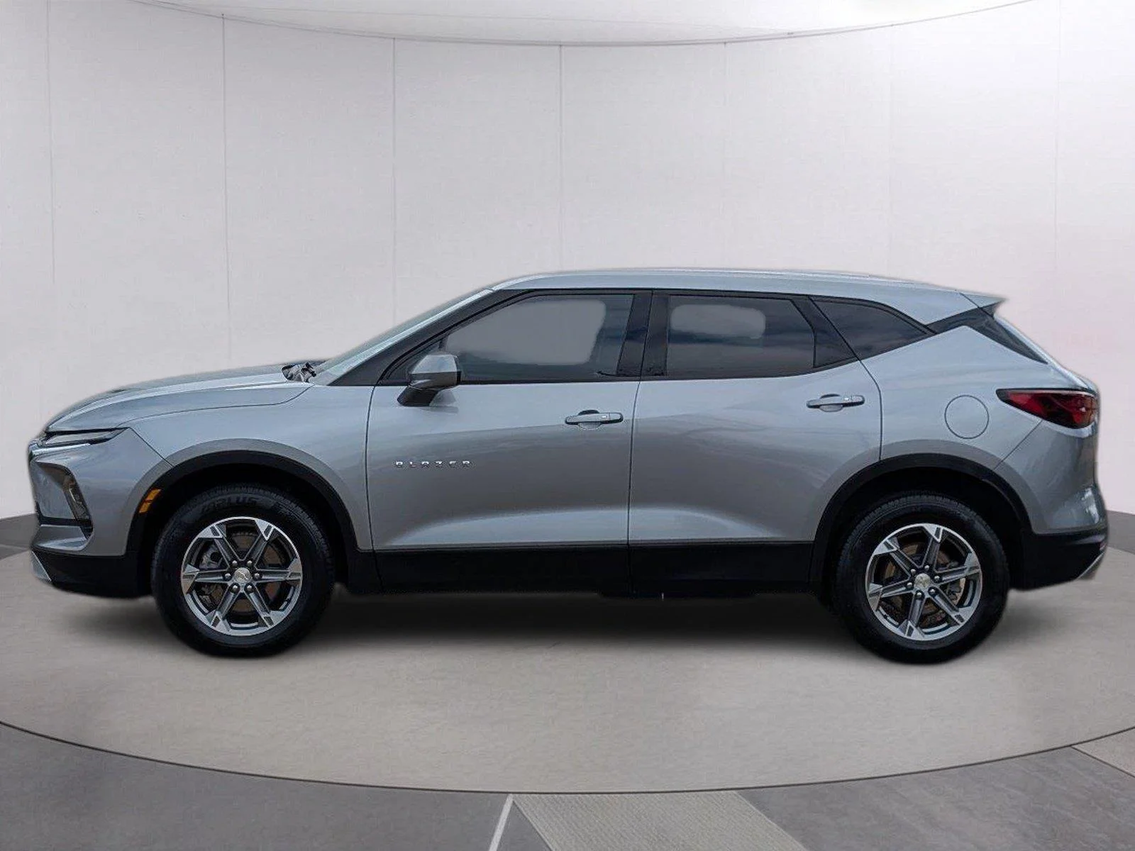 Used 2023 STERLING GRAY METALLIC Chevrolet LT image 2