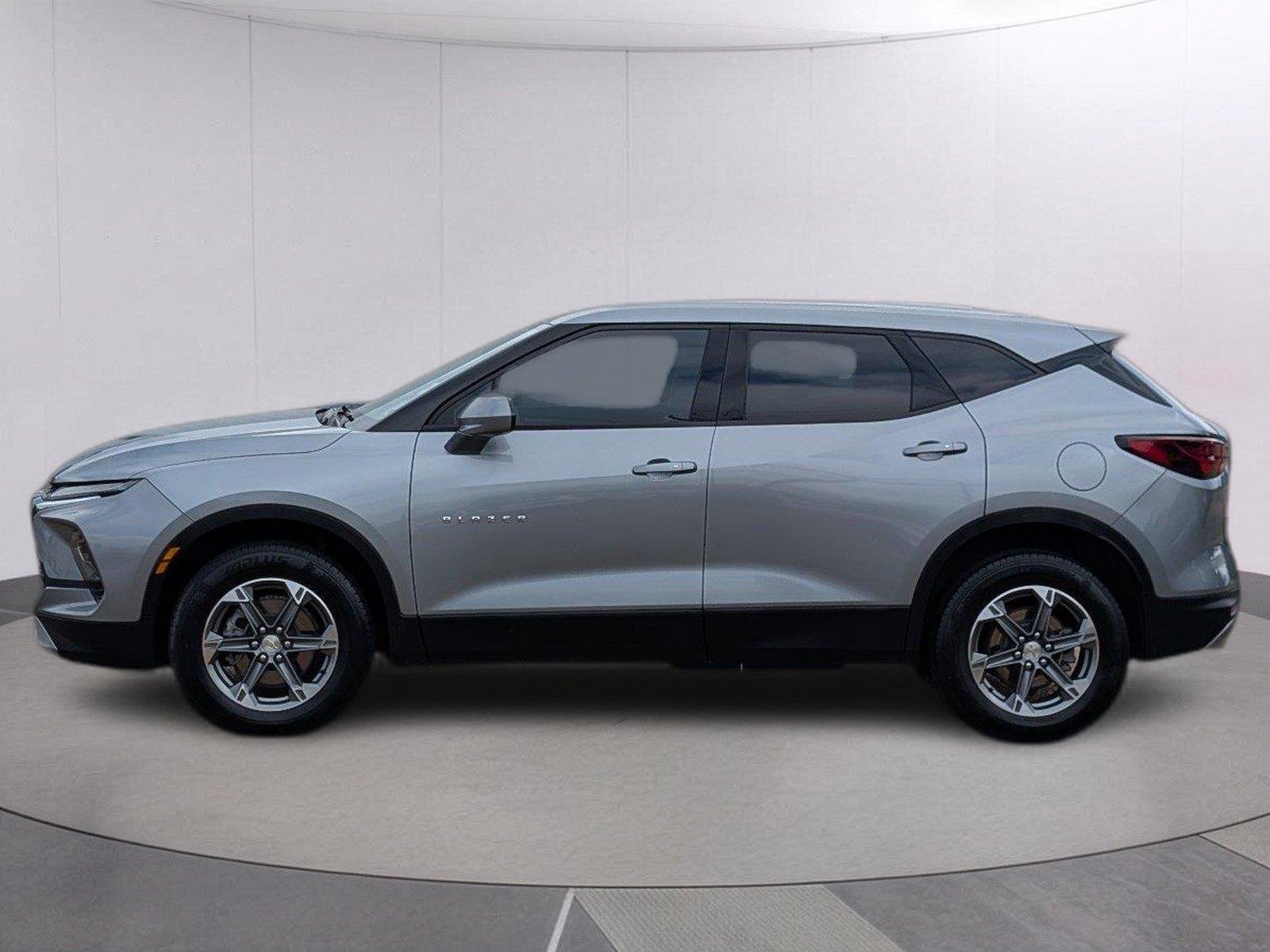 Used 2023 STERLING GRAY METALLIC Chevrolet LT image 2
