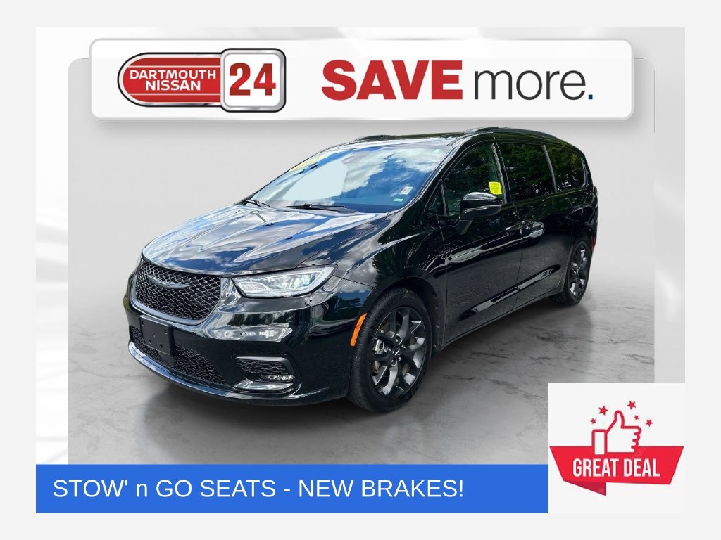 Used 2025 Black Chrysler Limited image 1