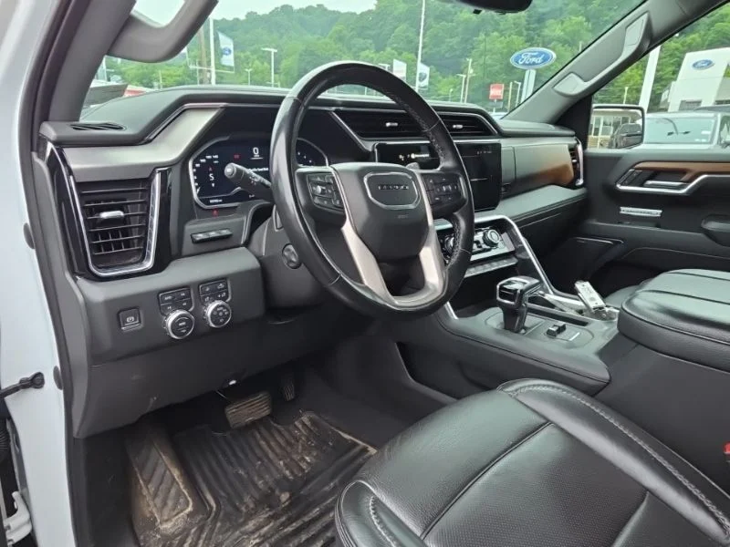Used 2023 White GMC Denali image 10