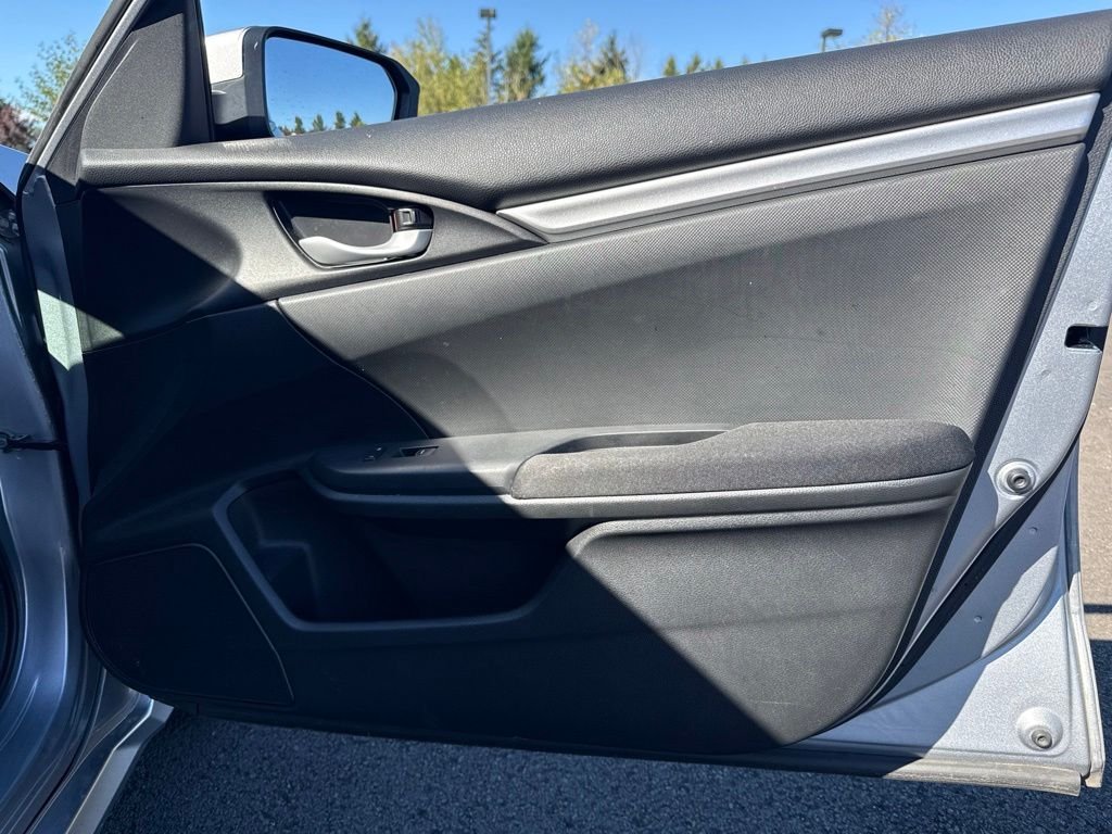 Used 2018 Lunar Silver Metallic Honda LX image 23