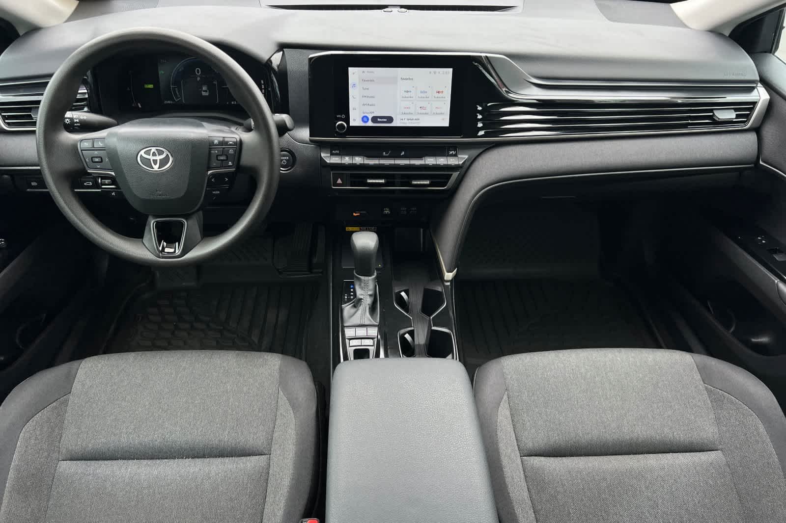 2025 Toyota Camry LE - Photo 13