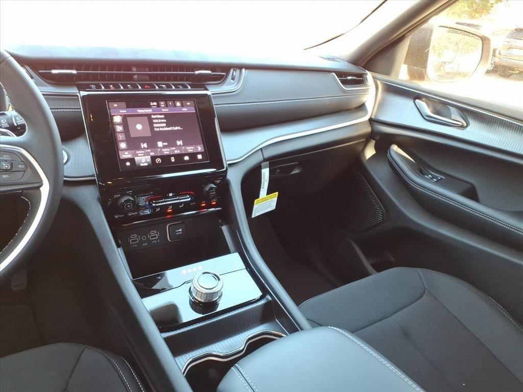 2025 Jeep Grand Cherokee Laredo - Photo 25