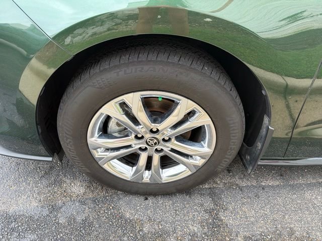 Used 2024 Green Toyota Platinum image 5
