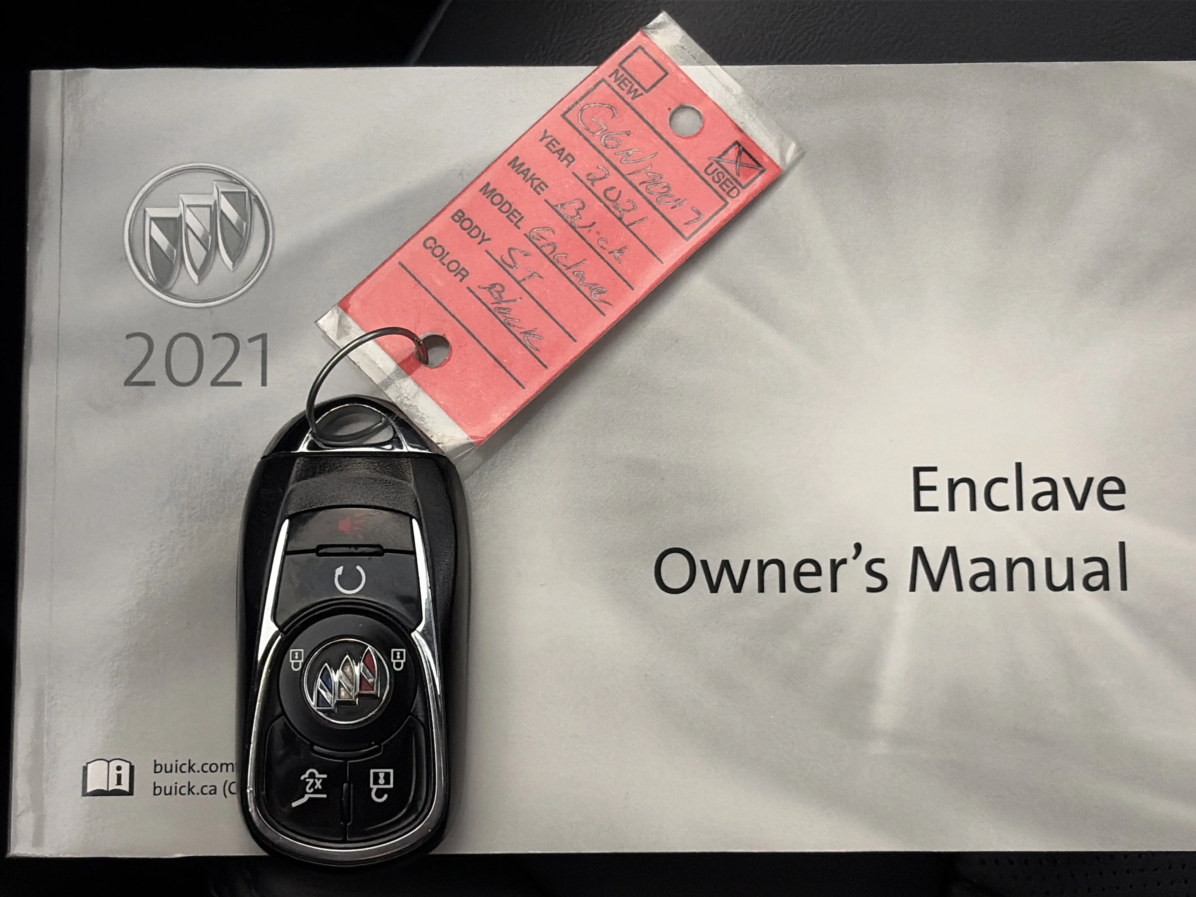 Used 2021 Includes Spectra Gray lower exterior accent color.) Buick Essence image 37